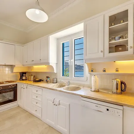 Syros Private House With Superb Sea View بيت للعطل